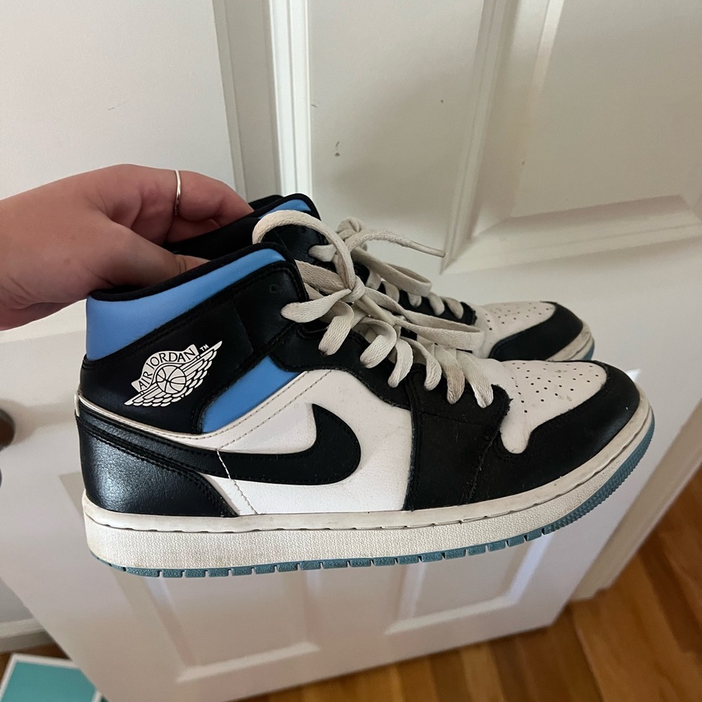 Jordan 1 Mid